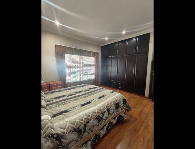 4 BEDROOM HOUSE FOR SALE IN VANDERBIJLPARK SE 8